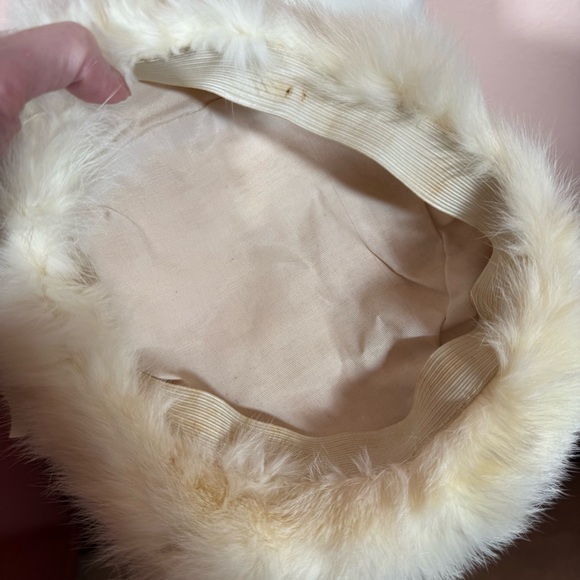 Vintage 1940’s White Rabbit Fur Barrett Winter Hat with Pom Pom - Picture 7 of 15